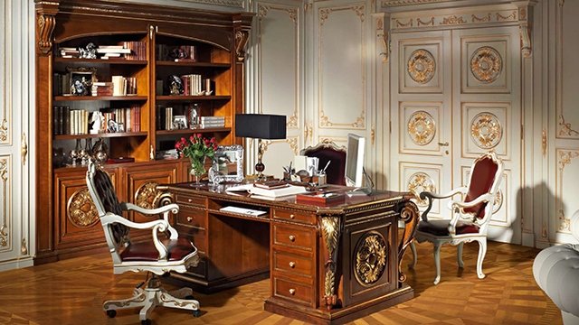 Офисная мебель в классическом стиле